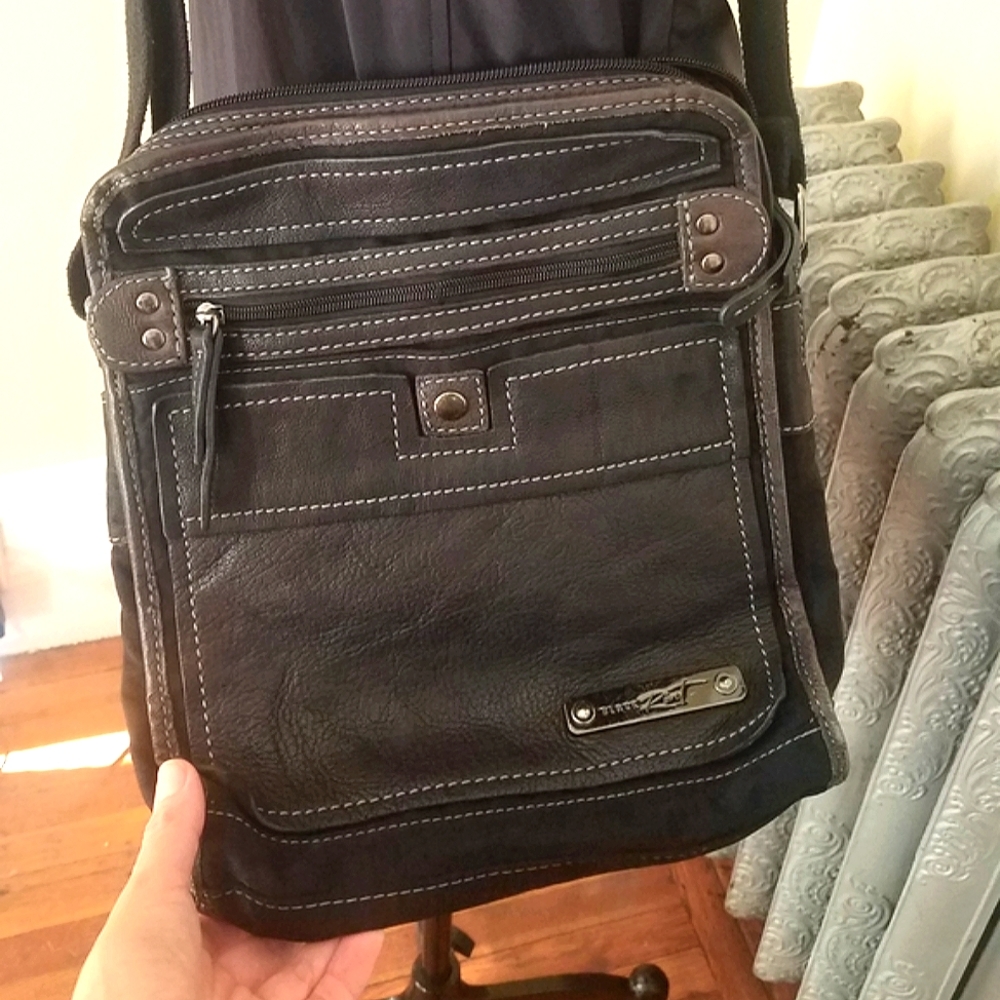 Leather Black Rivet cross-body purse/bag